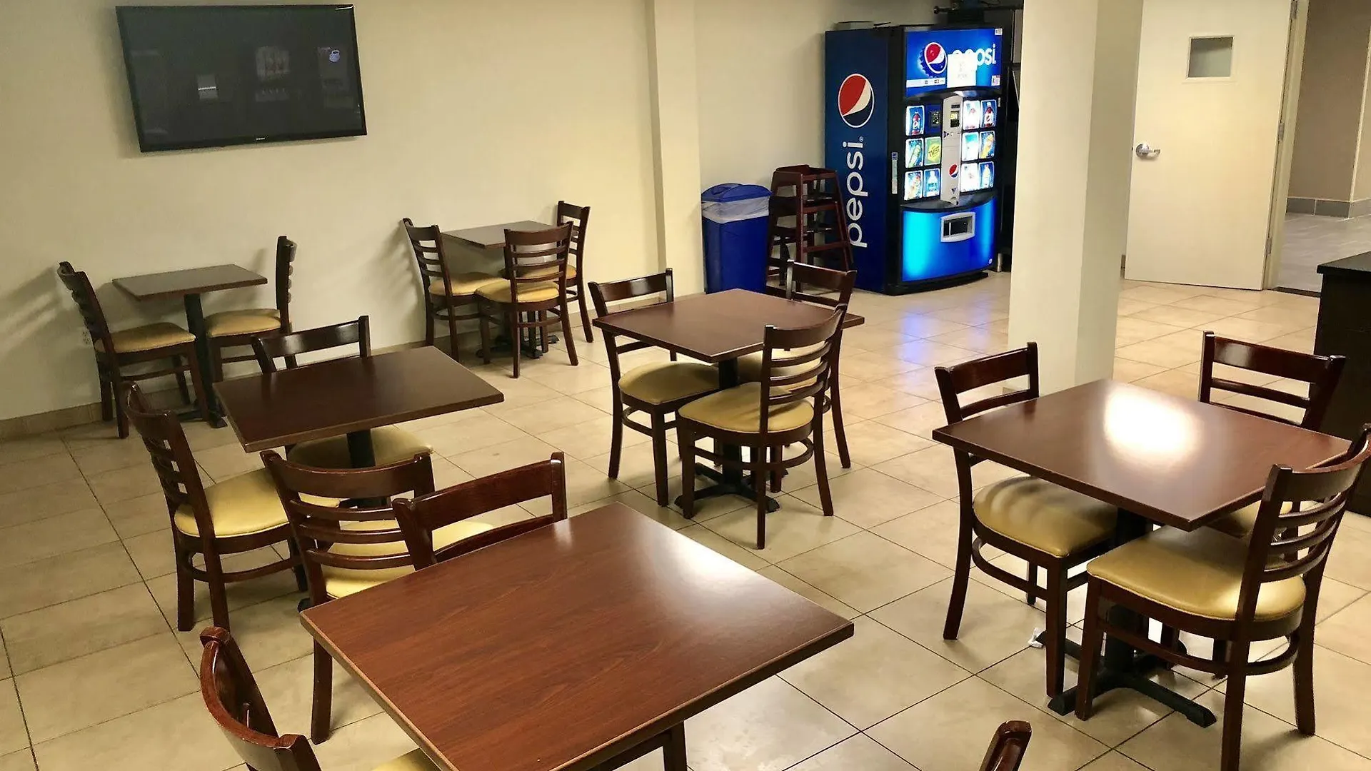 Days Inn By Wyndham Brooklyn Borough Park New York Hotel