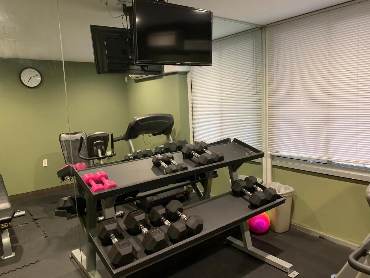Days Inn By Wyndham Brooklyn Borough Park New York 3*,